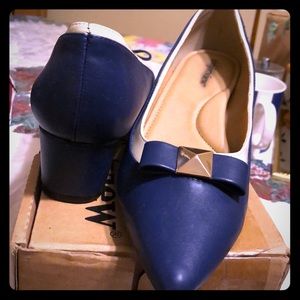 Ladies blue & beige flat shoes